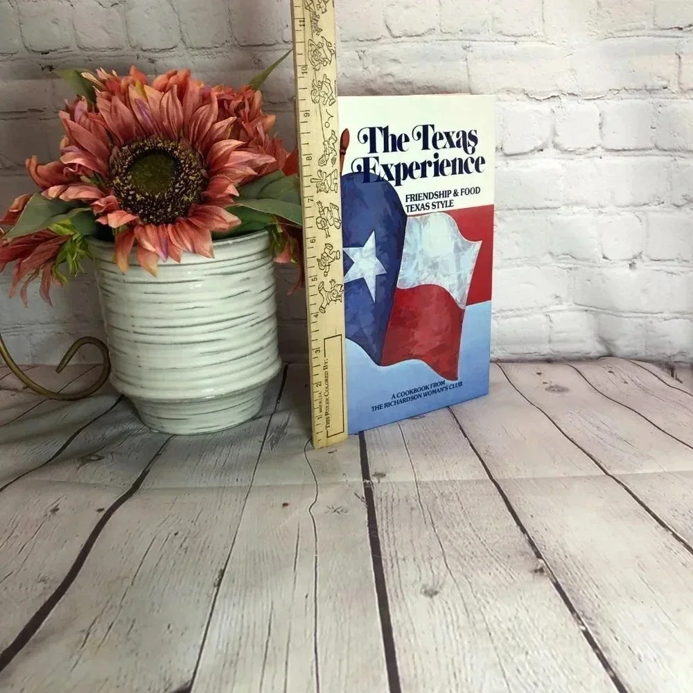 Vintage 1989 THE TEXAS EXPERIENCE cookbook